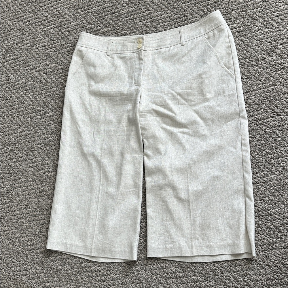 White House Black Market Off White Cropped Pants With Gold Thread